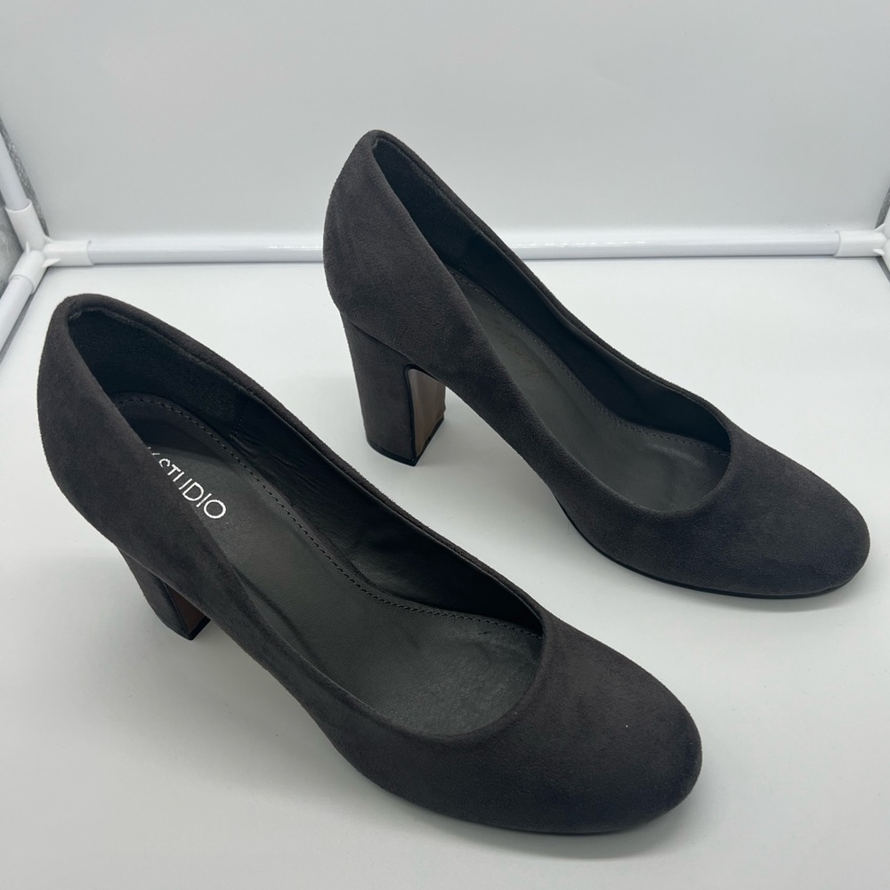 NWT K STUDIO Gray Faux Suede Chunky Block Heels sz 10
